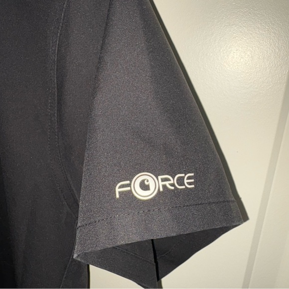 Carhartt Black Short-Sleeve V-Neck Scrub Top - Picture 5 of 6